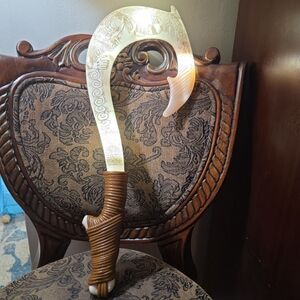 Official Disney's Moana Maui's Magical FishHook sword 3 modes Lights collectible